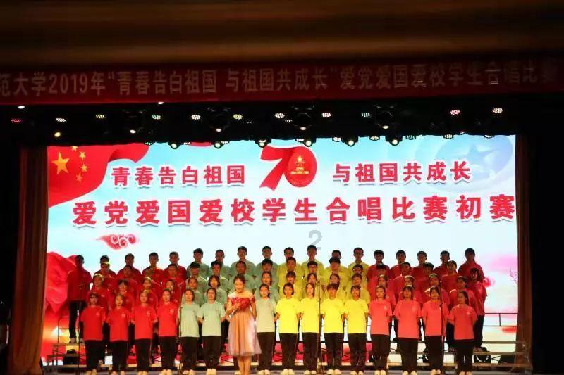 布依族人民在认识与改造自然的过程中，形成了独特的服饰文化